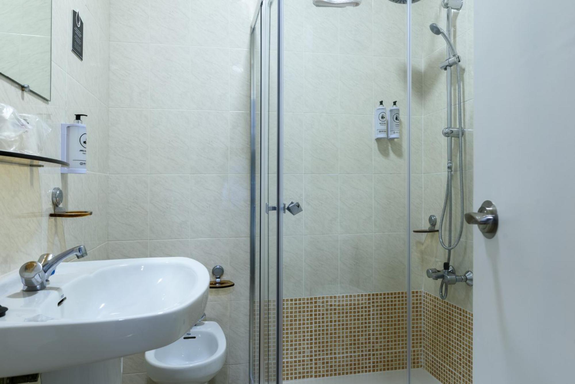 Hotel Alda Naron Extérieur photo